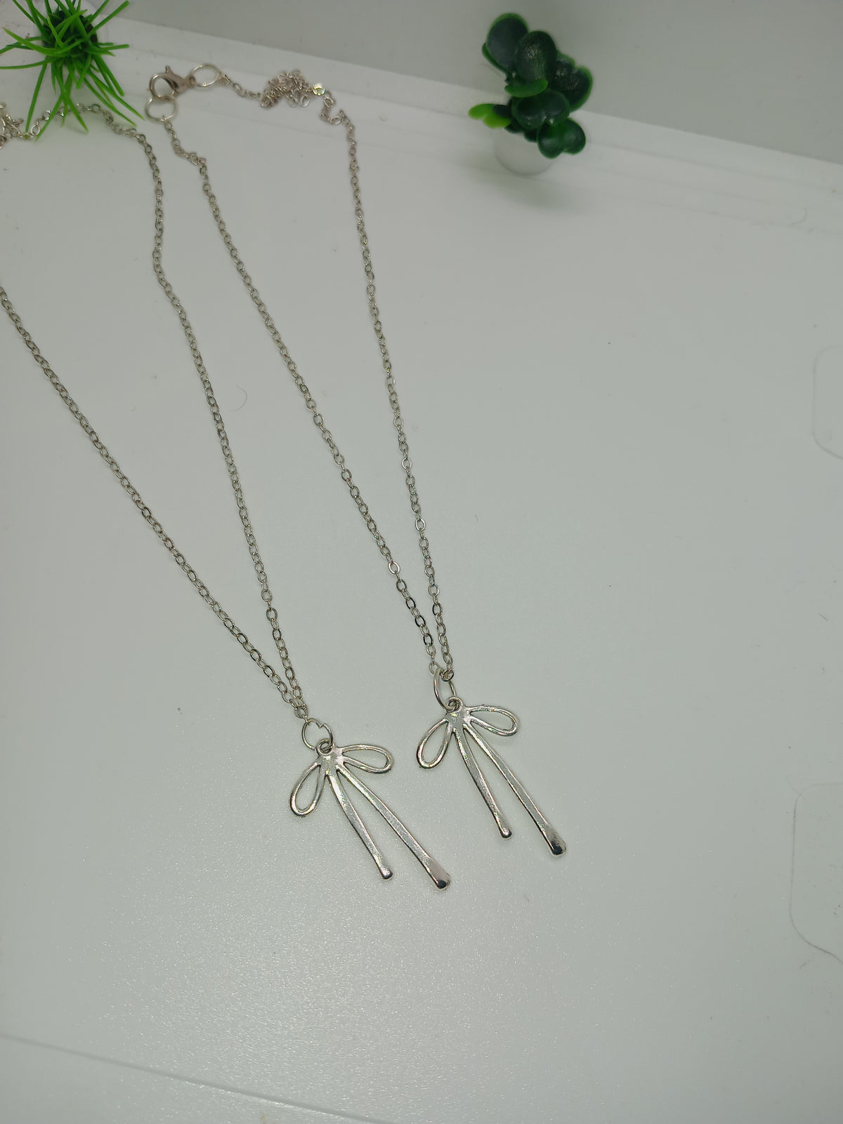 BOW PENDANT
