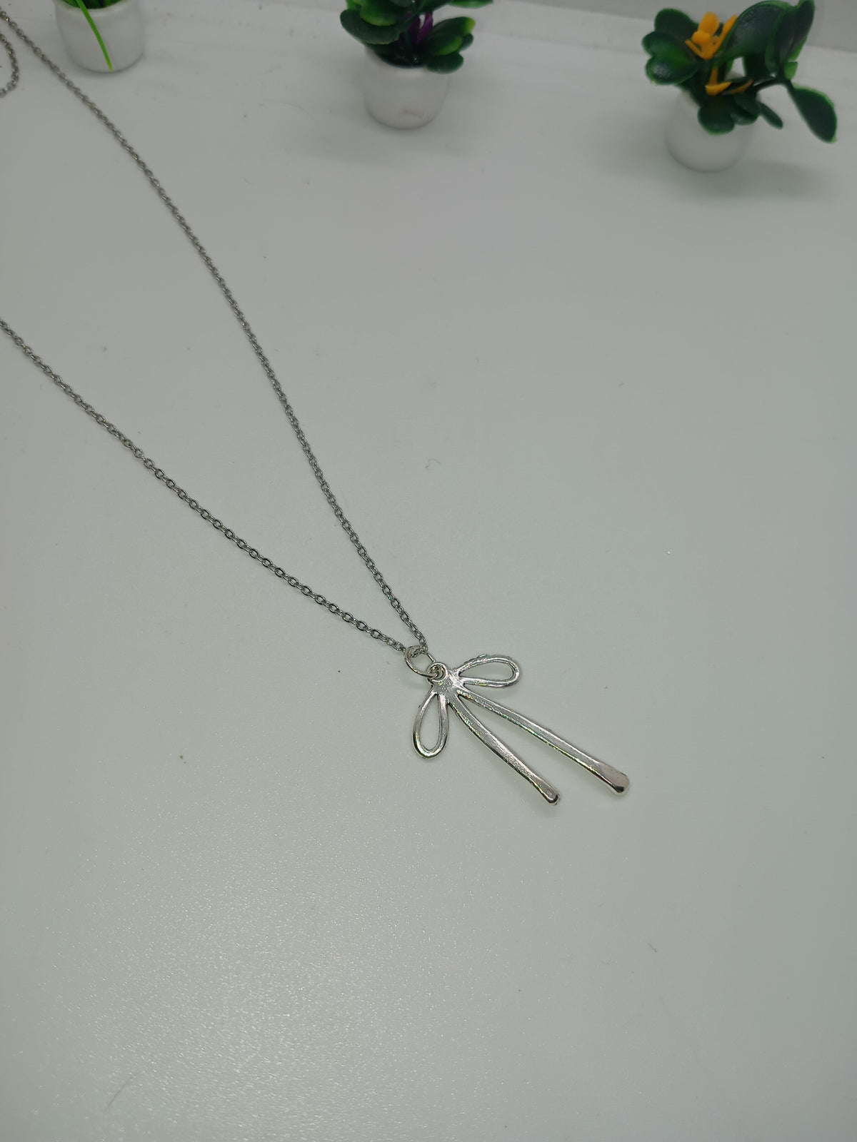 BOW PENDANT
