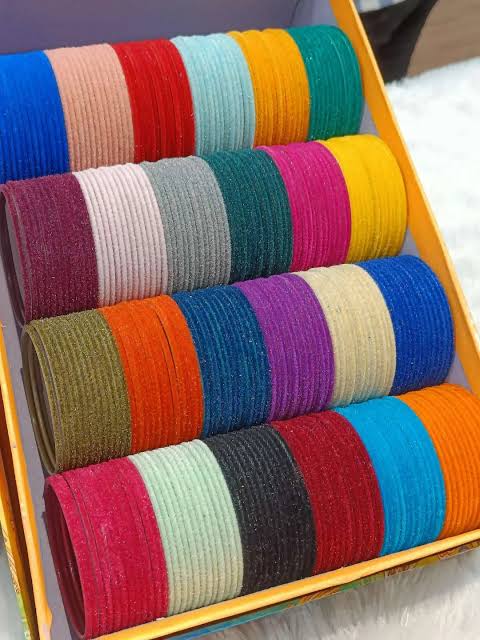 Valvet Multicolored Bangles
